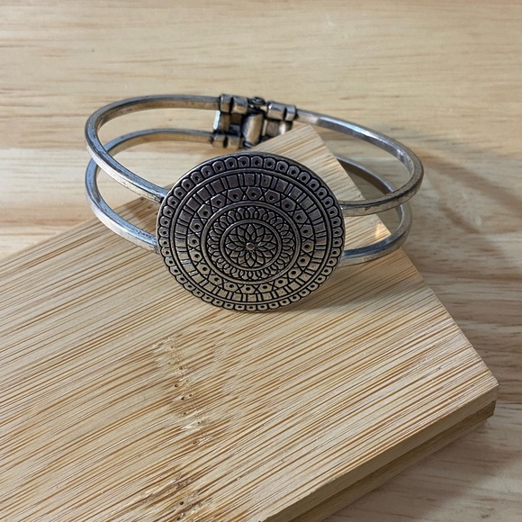 STATEMENT BRACELET - Picture 3 of 7